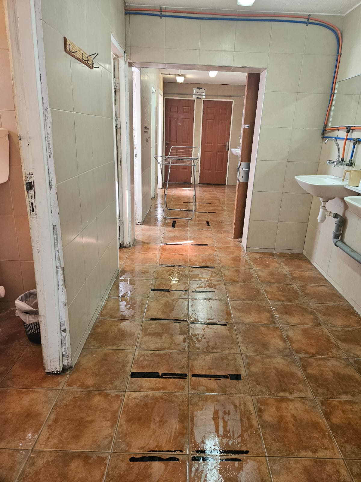 מיזוג במקלחות ובשירותים למעלה